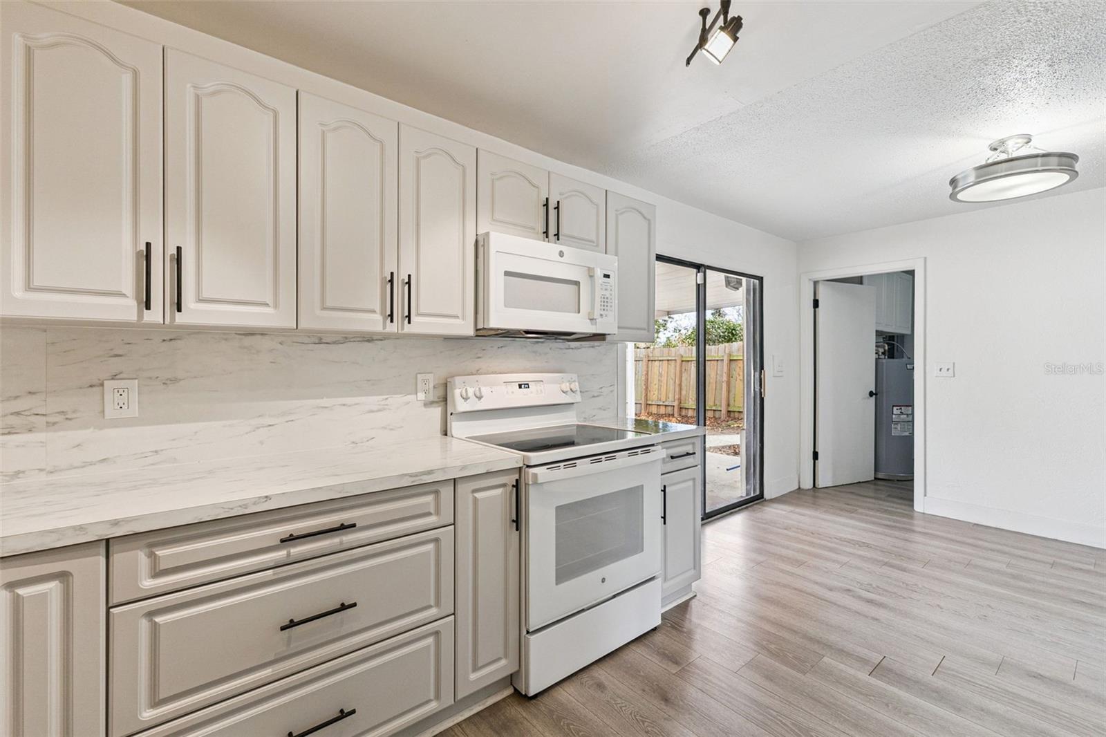 1953 LINDA AVE — photo 11