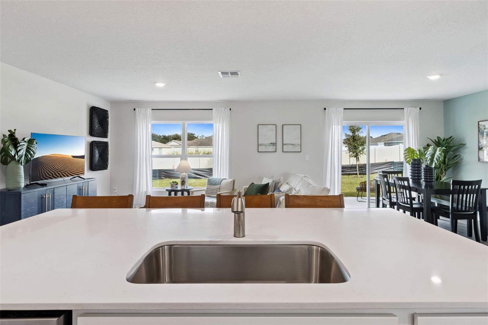 2534 SCOTTVILLE AVE — photo 4