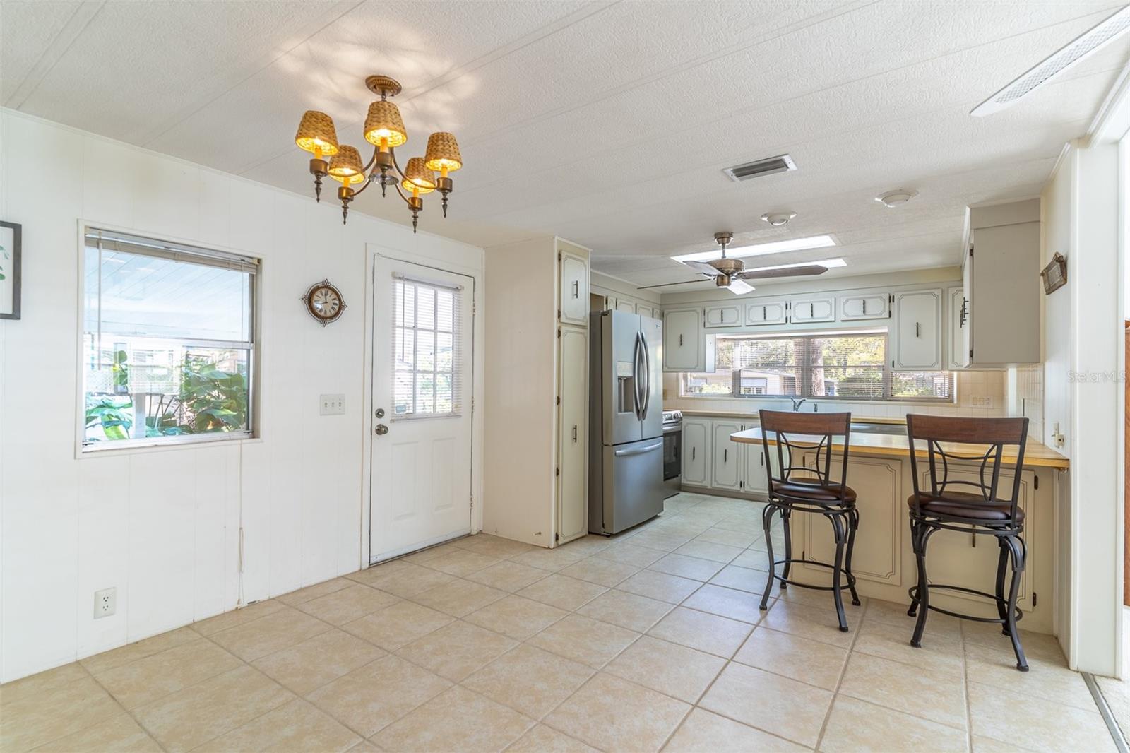 502 TIMBERLANE CT — photo 8