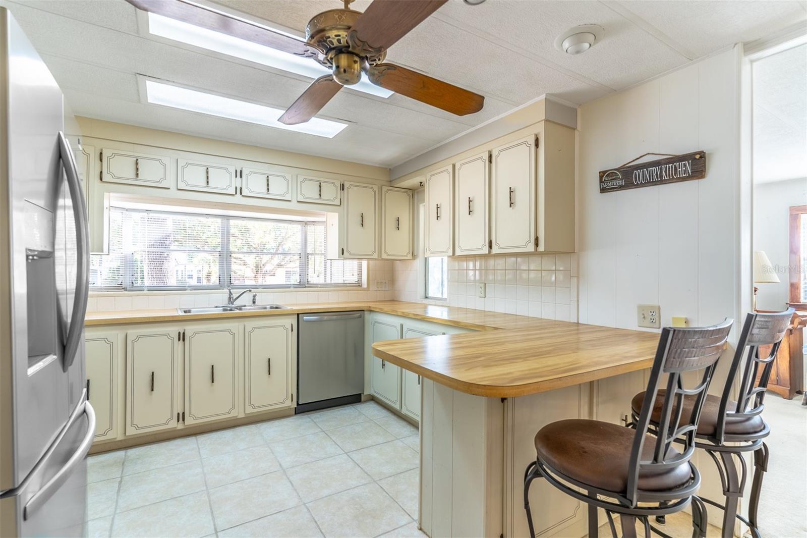 502 TIMBERLANE CT — photo 9