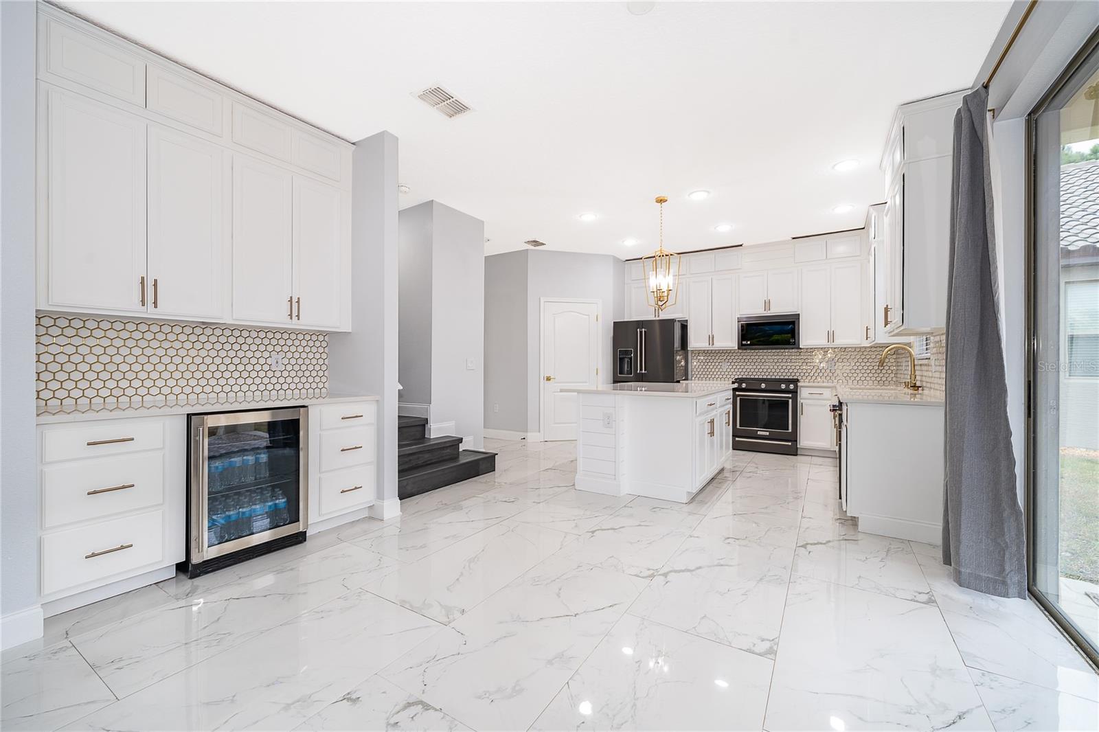 163 ANCONA AVE — photo 5