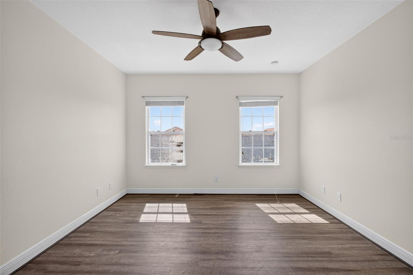817 LOBELIA DR — photo 2