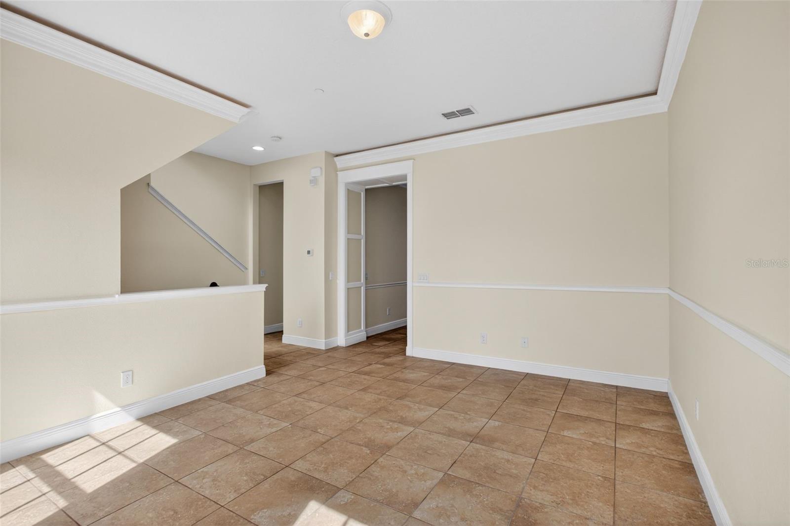 817 LOBELIA DR — photo 11
