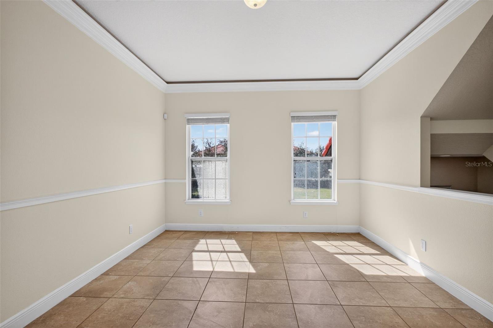 817 LOBELIA DR — photo 3