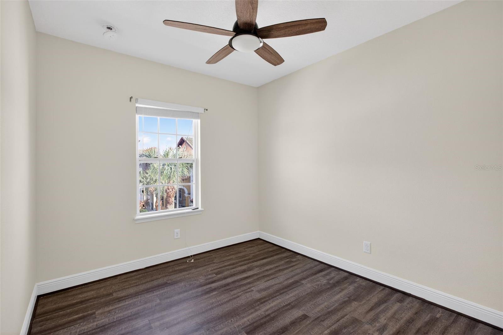 817 LOBELIA DR — photo 4