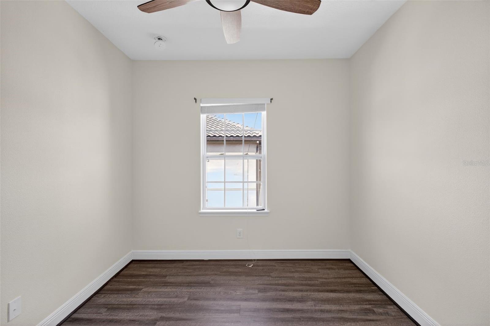 817 LOBELIA DR — photo 10