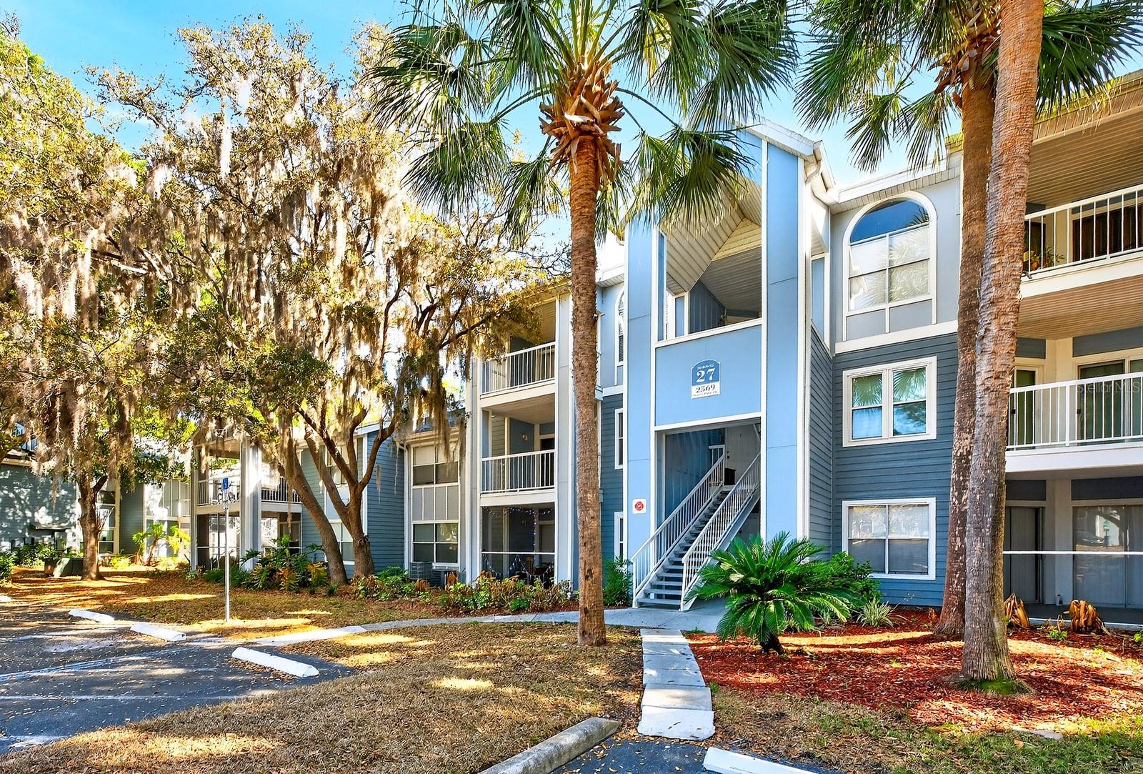 2569 GRASSY POINT DR #207