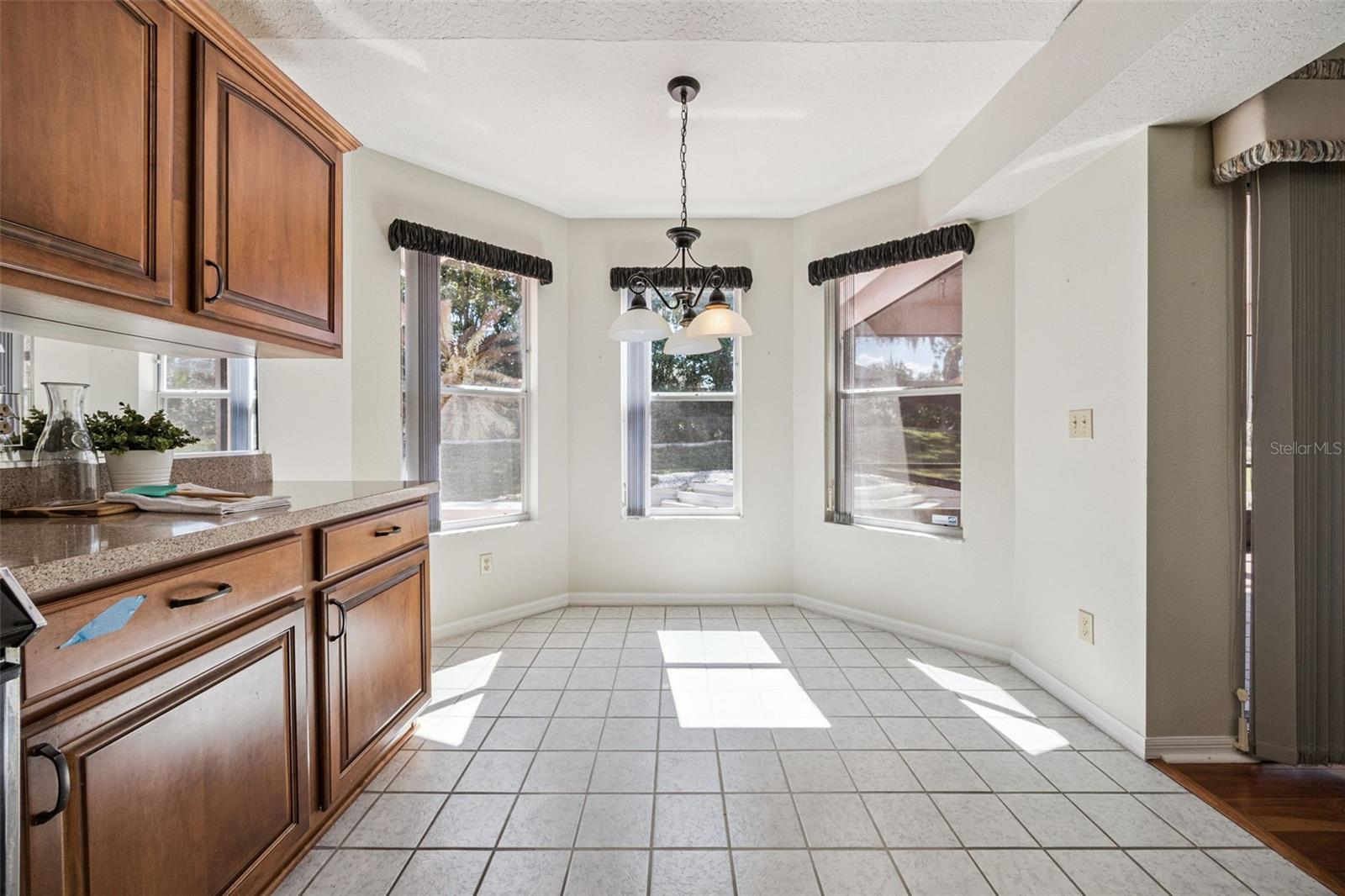 108 OAK VIEW CIR — photo 11