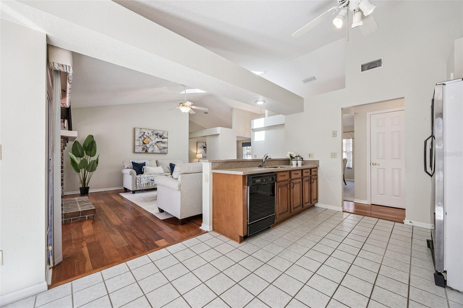 108 OAK VIEW CIR — photo 10