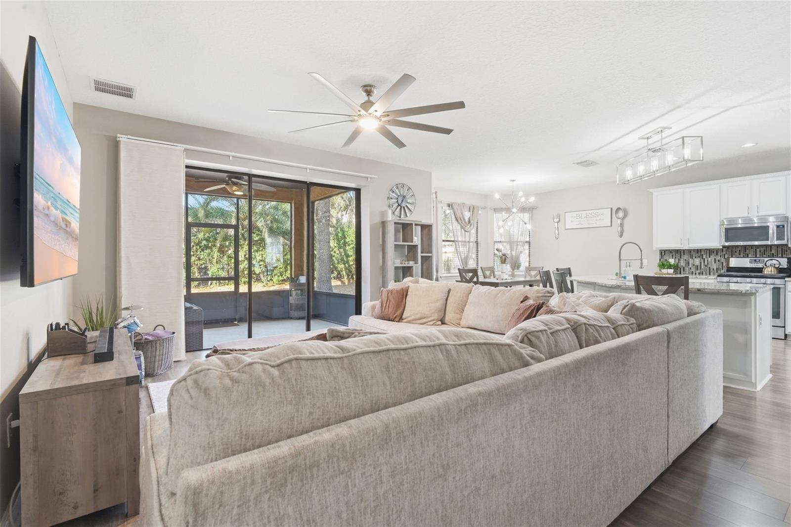 119 ELISSAR DR — photo 9