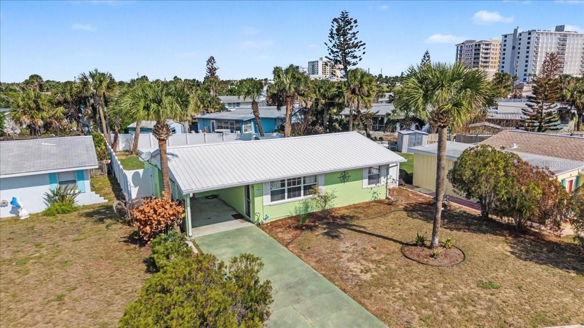 15 ALAMANDA DR
