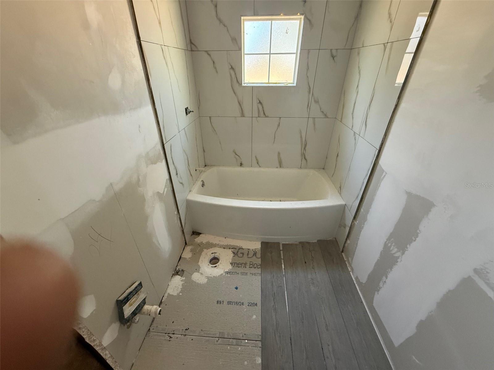2432 CHASE AVE — photo 4
