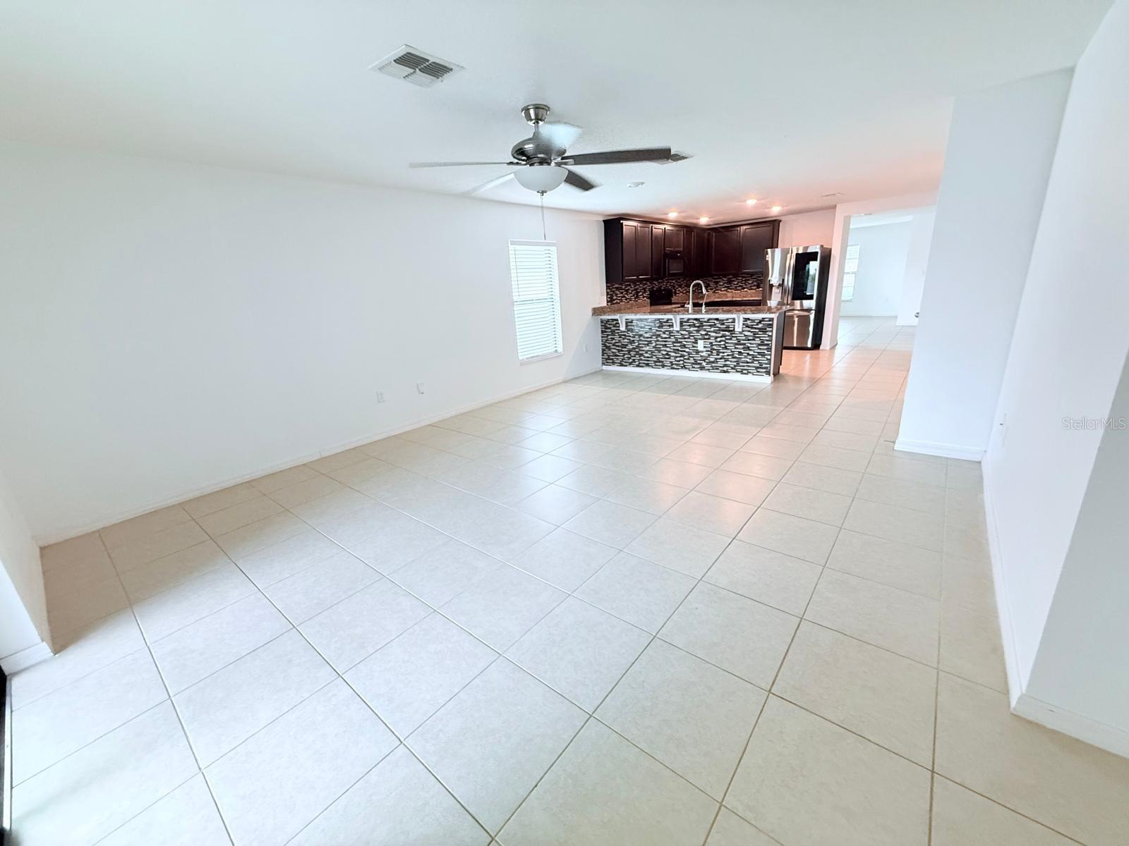 1528 E FALMOUTH AVE — photo 2