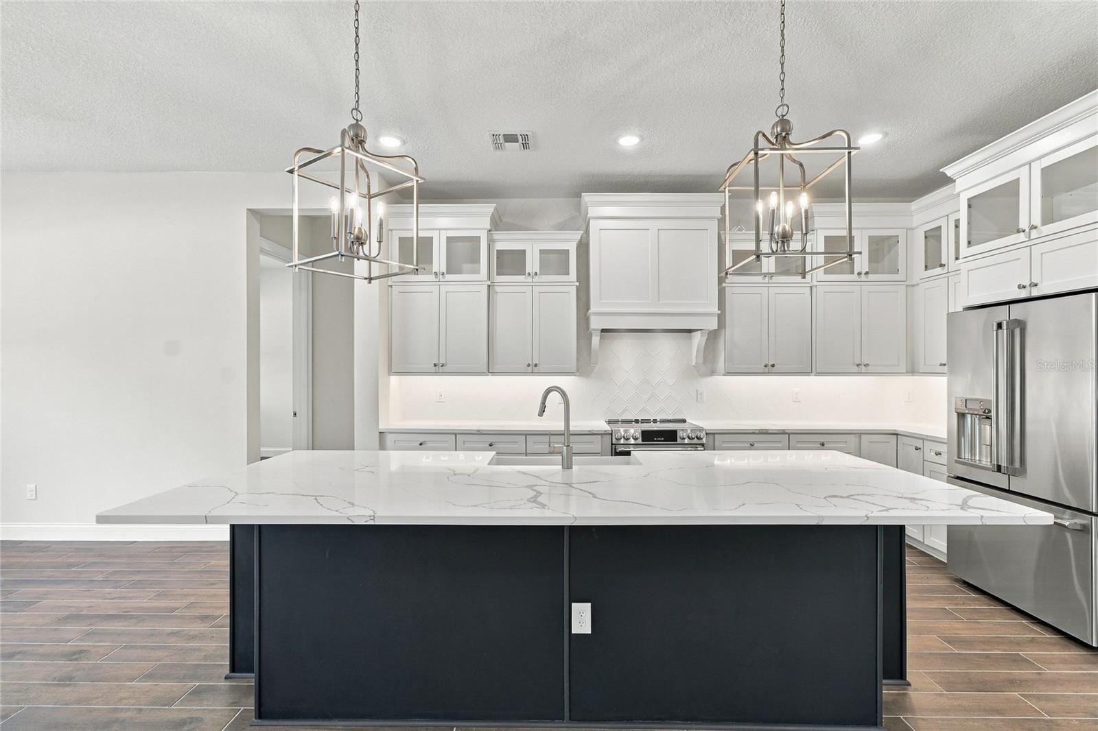 424 MARINA LOUIS PT — photo 2