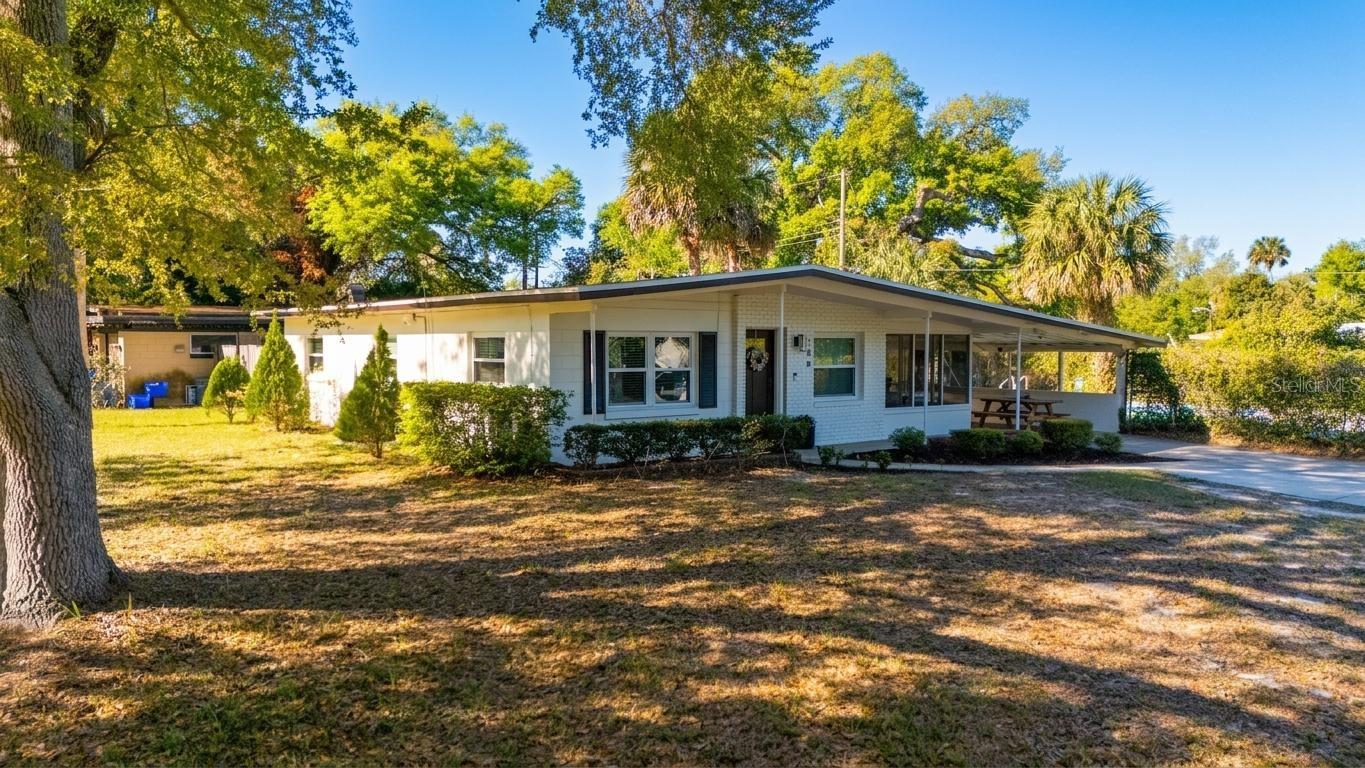 106 E JINKINS CIR — photo 2