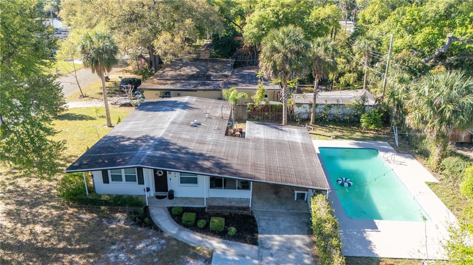 106 E JINKINS CIR — photo 4