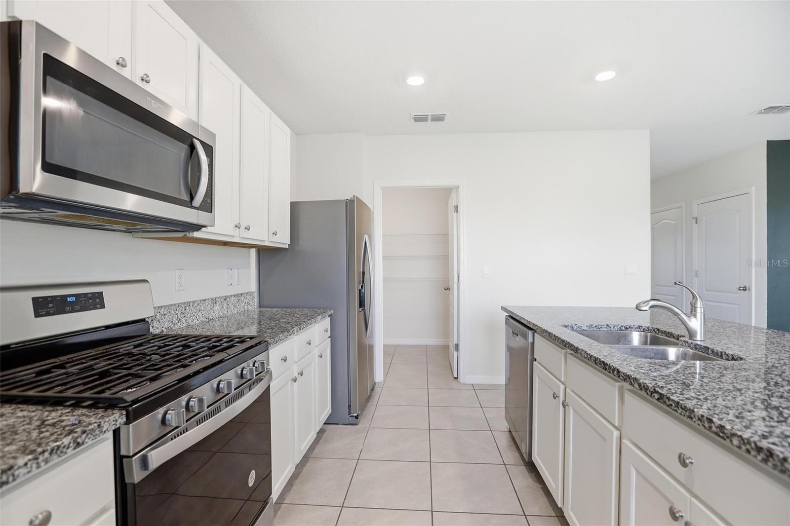 531 LAZIO CIR — photo 9