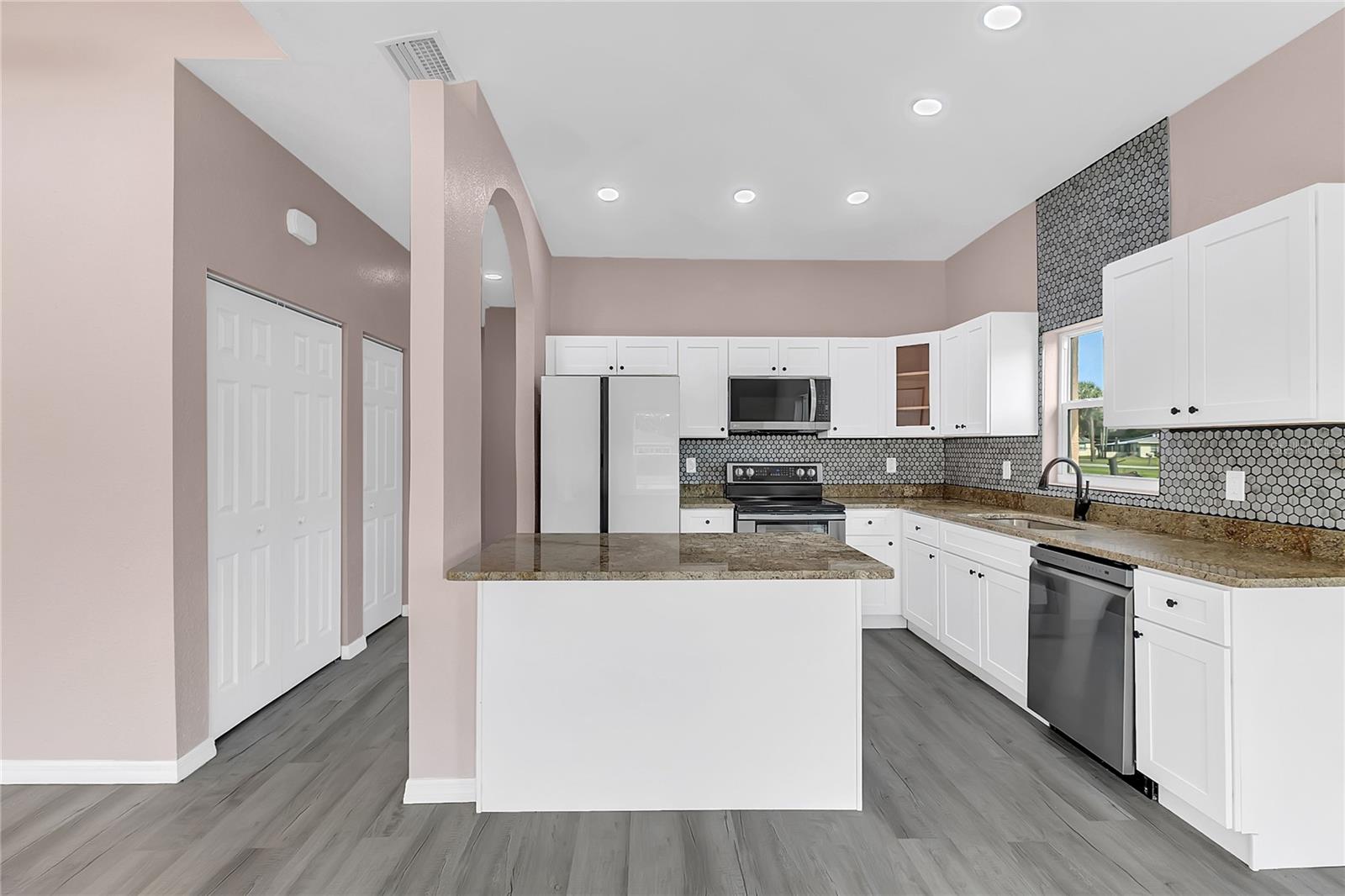 707 HAMILTON ST — photo 12