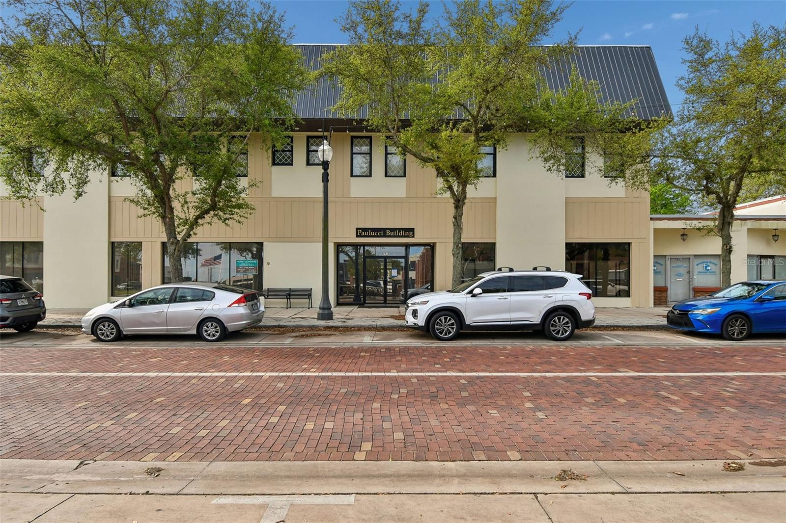 201 W 1ST ST — photo 9