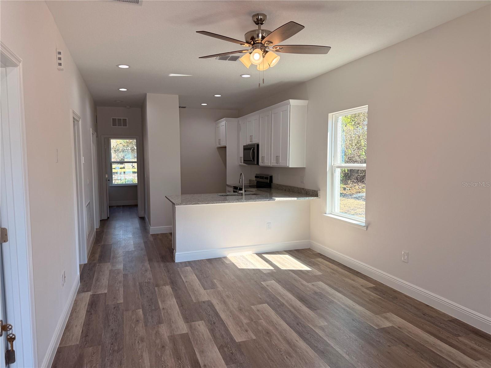 939 MOTON AVE — photo 6