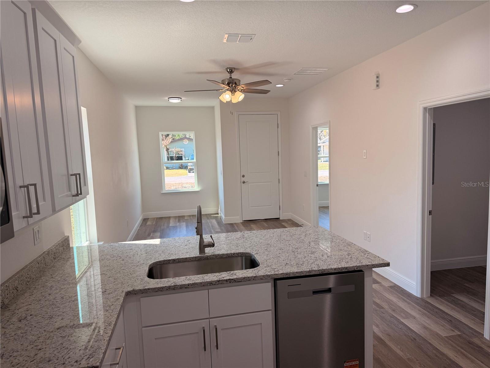 939 MOTON AVE — photo 10