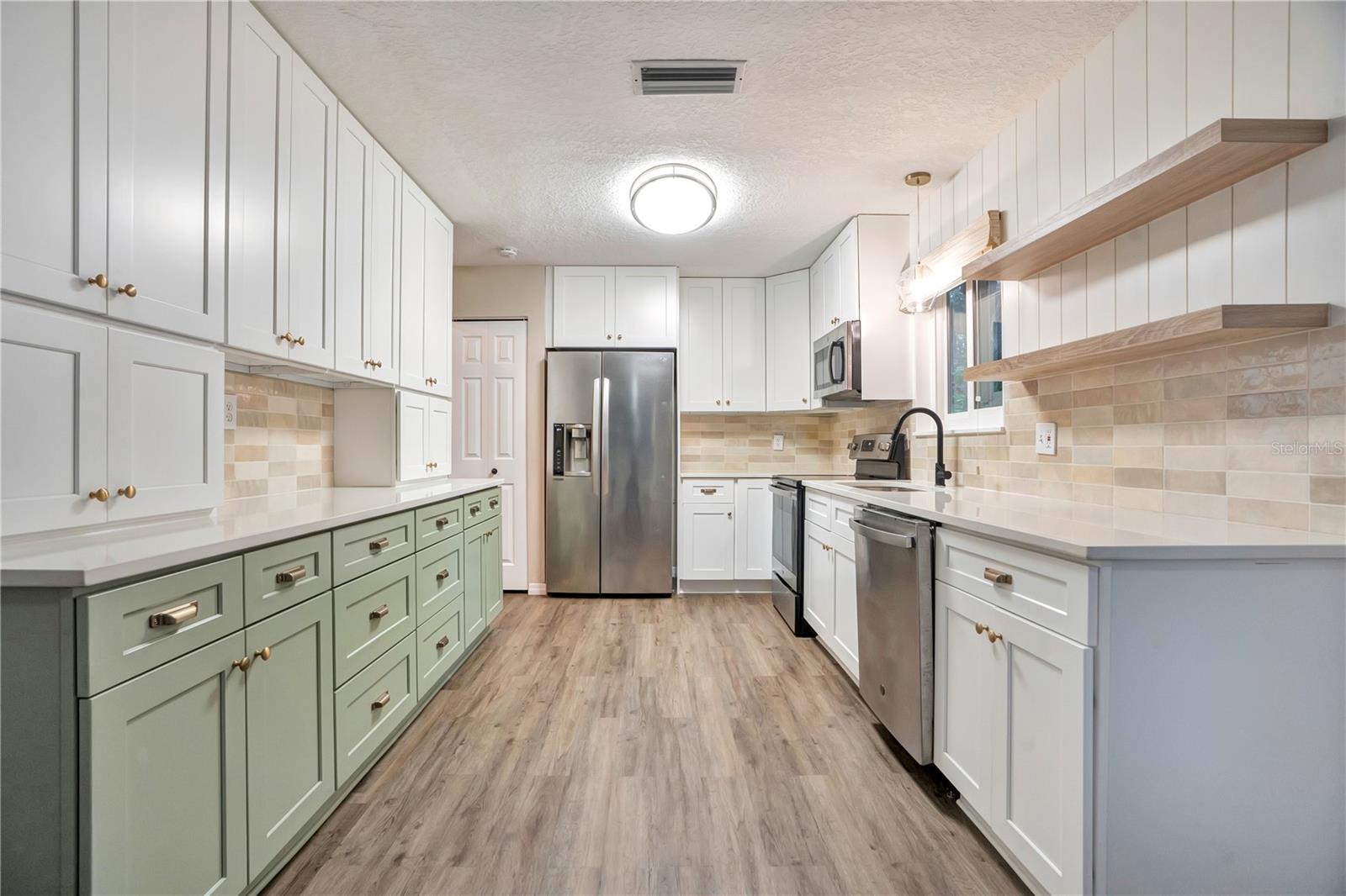 16 RAINTREE CT — photo 11