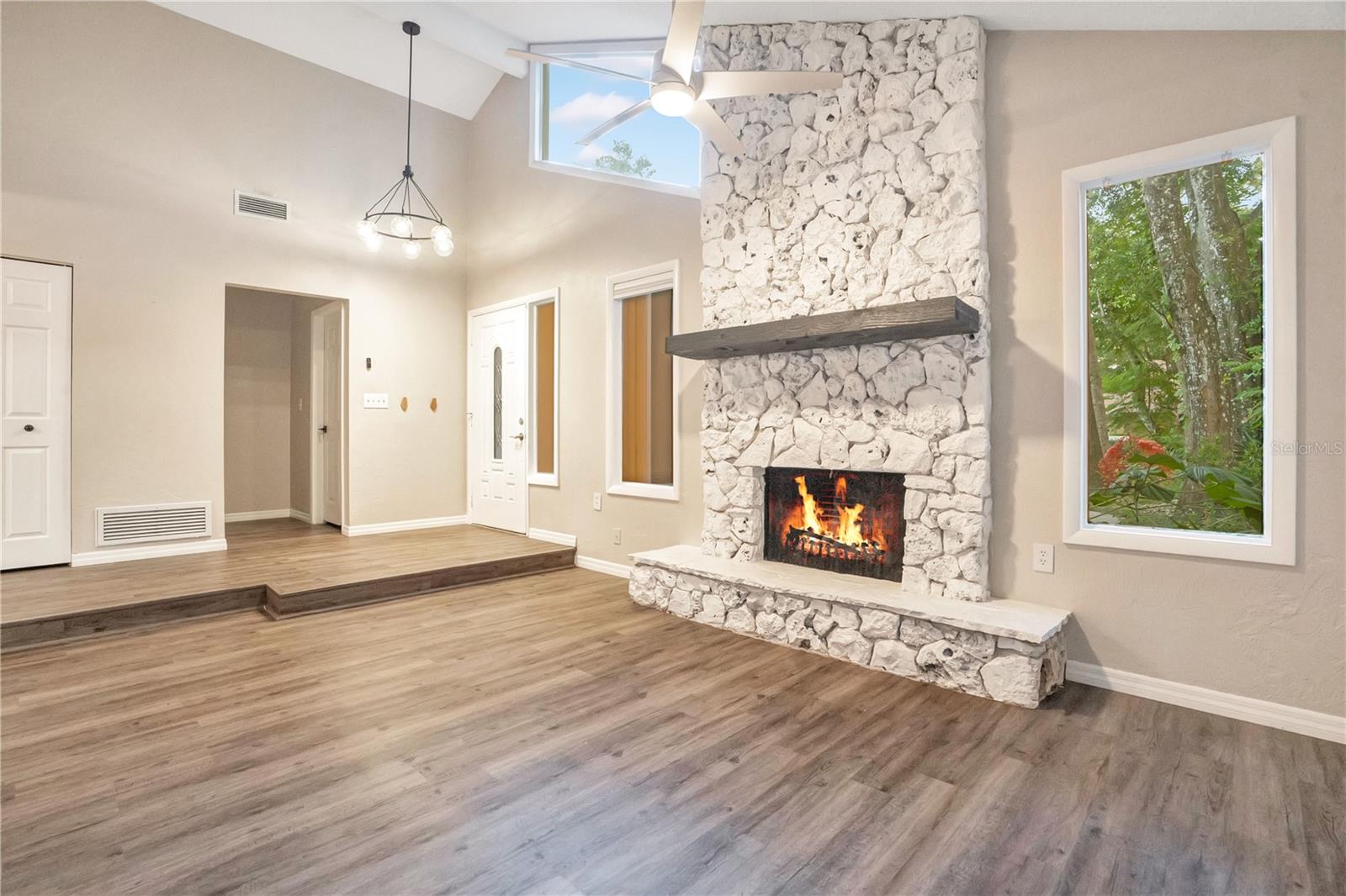 16 RAINTREE CT — photo 4