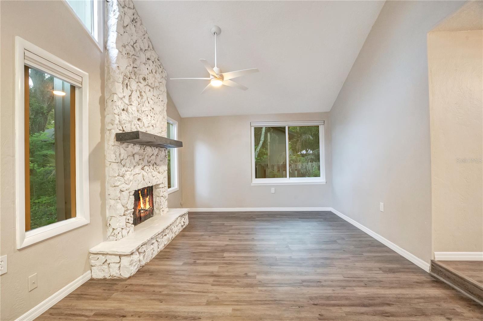 16 RAINTREE CT — photo 5