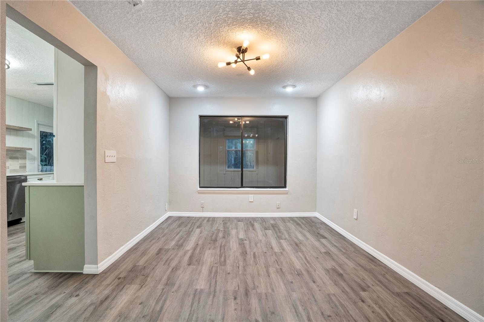 16 RAINTREE CT — photo 9