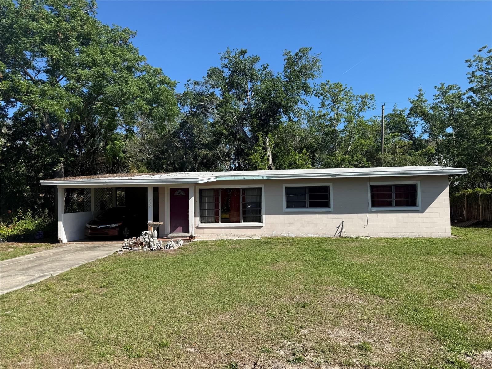 202 FAIRMONT DR