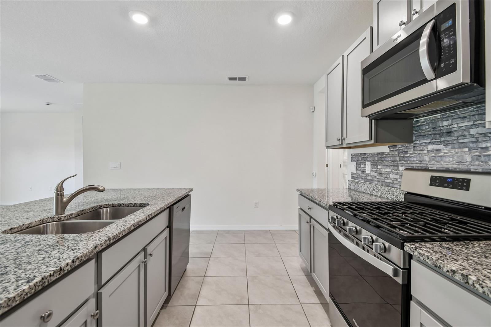 727 LAZIO CIR — photo 12