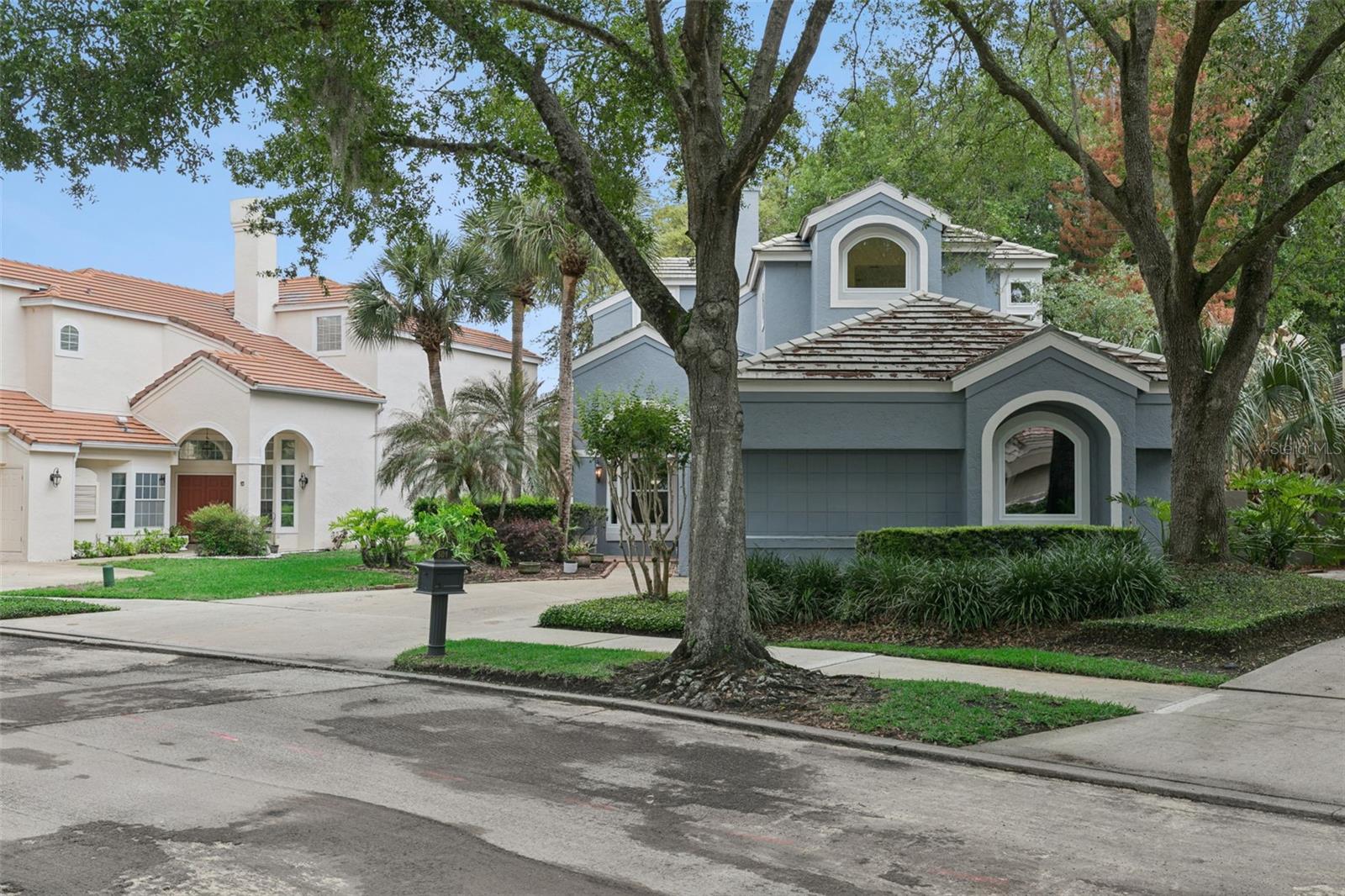 501 DEVON PL