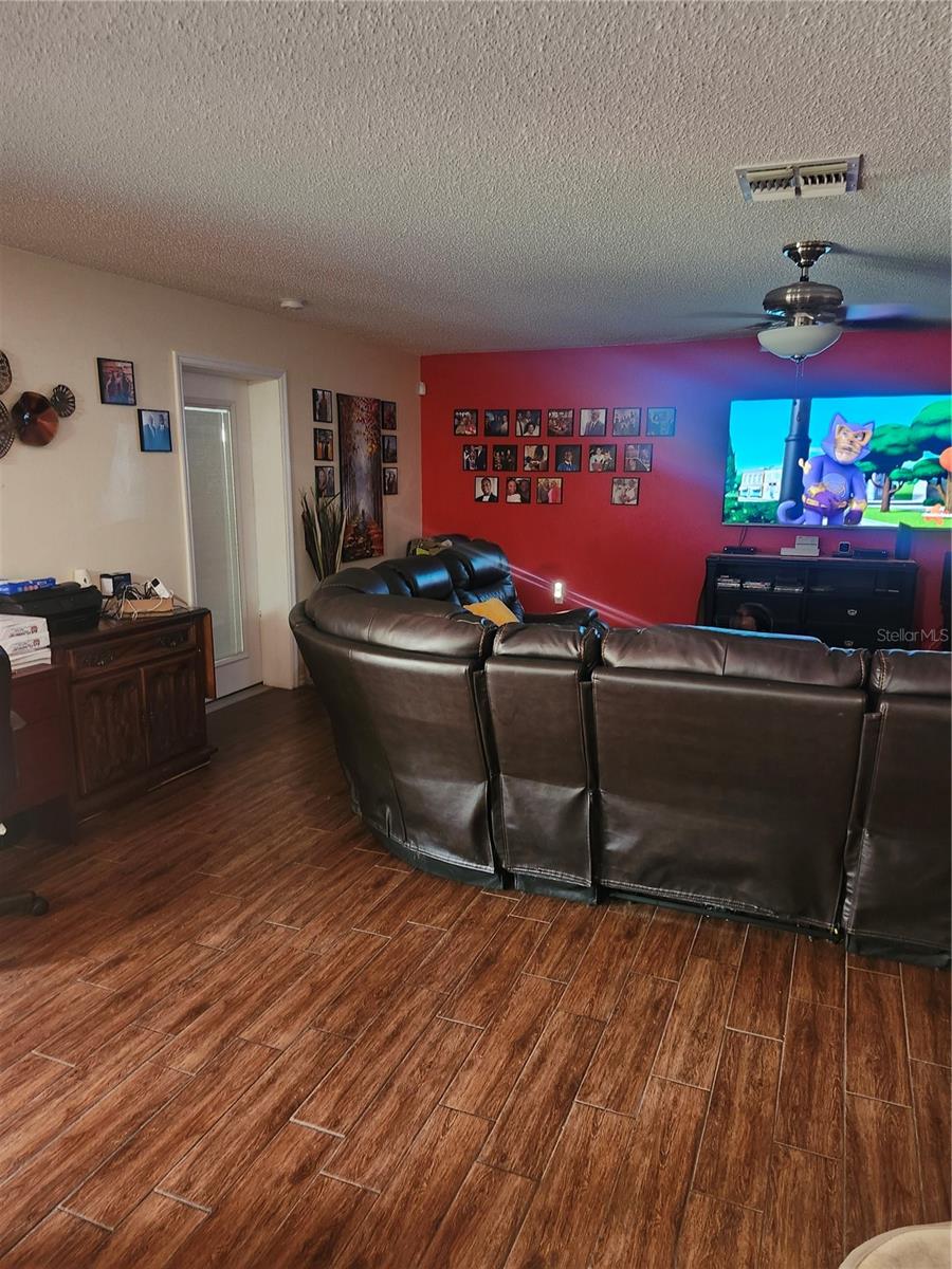 2242 WOOD CT — photo 3