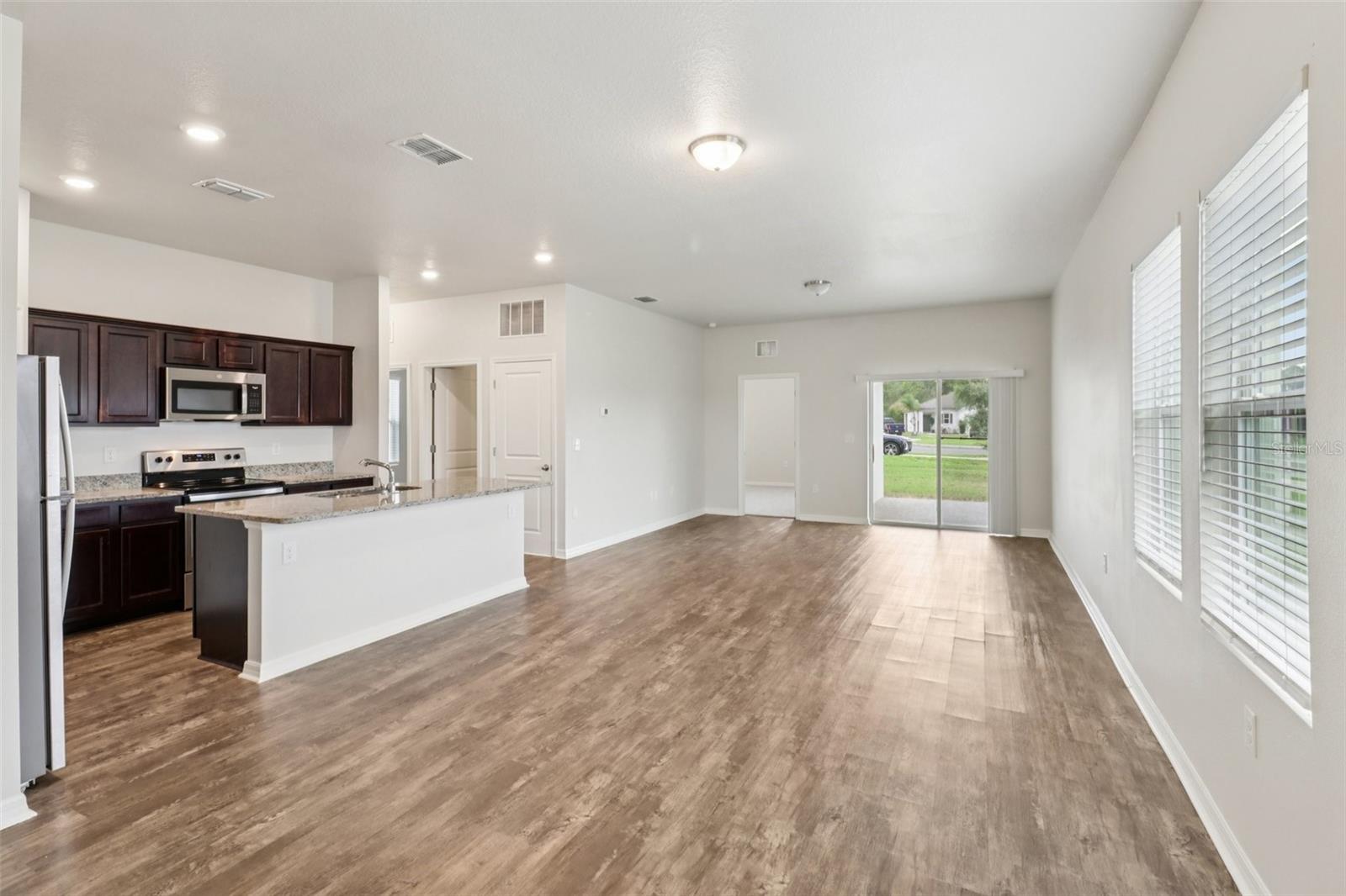 3098 NEVERLAND DR — photo 4