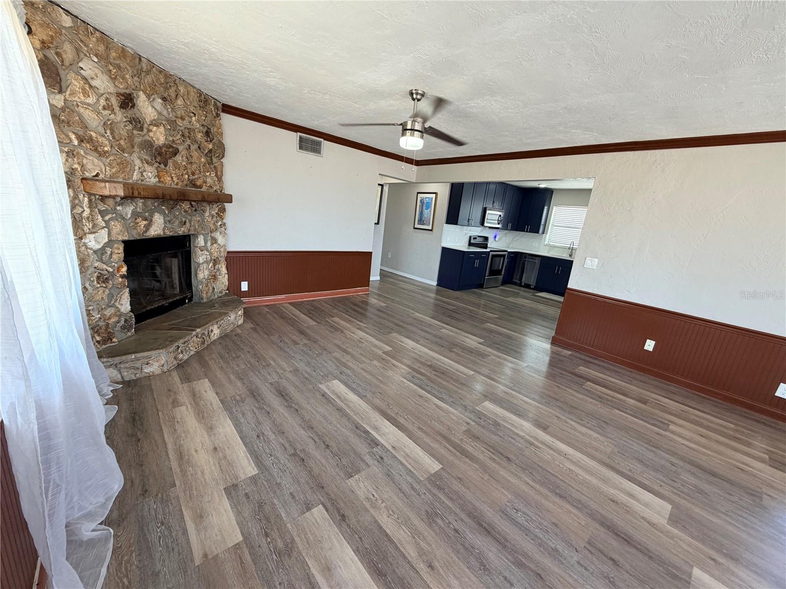 538 REVILO BLVD — photo 2