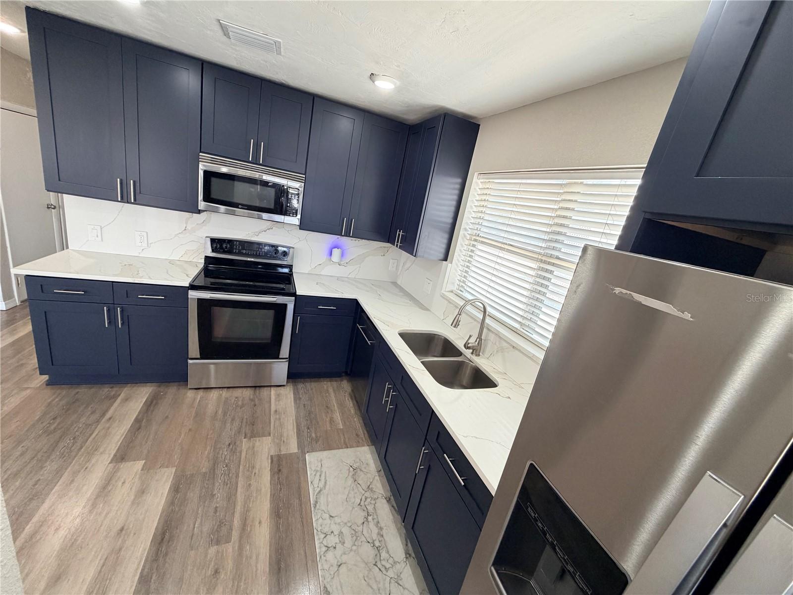 538 REVILO BLVD — photo 12
