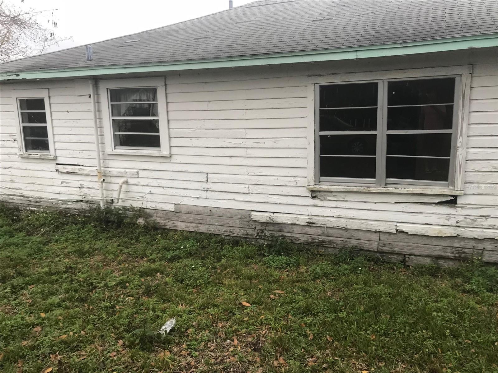 2340 BROADWAY ST — photo 2