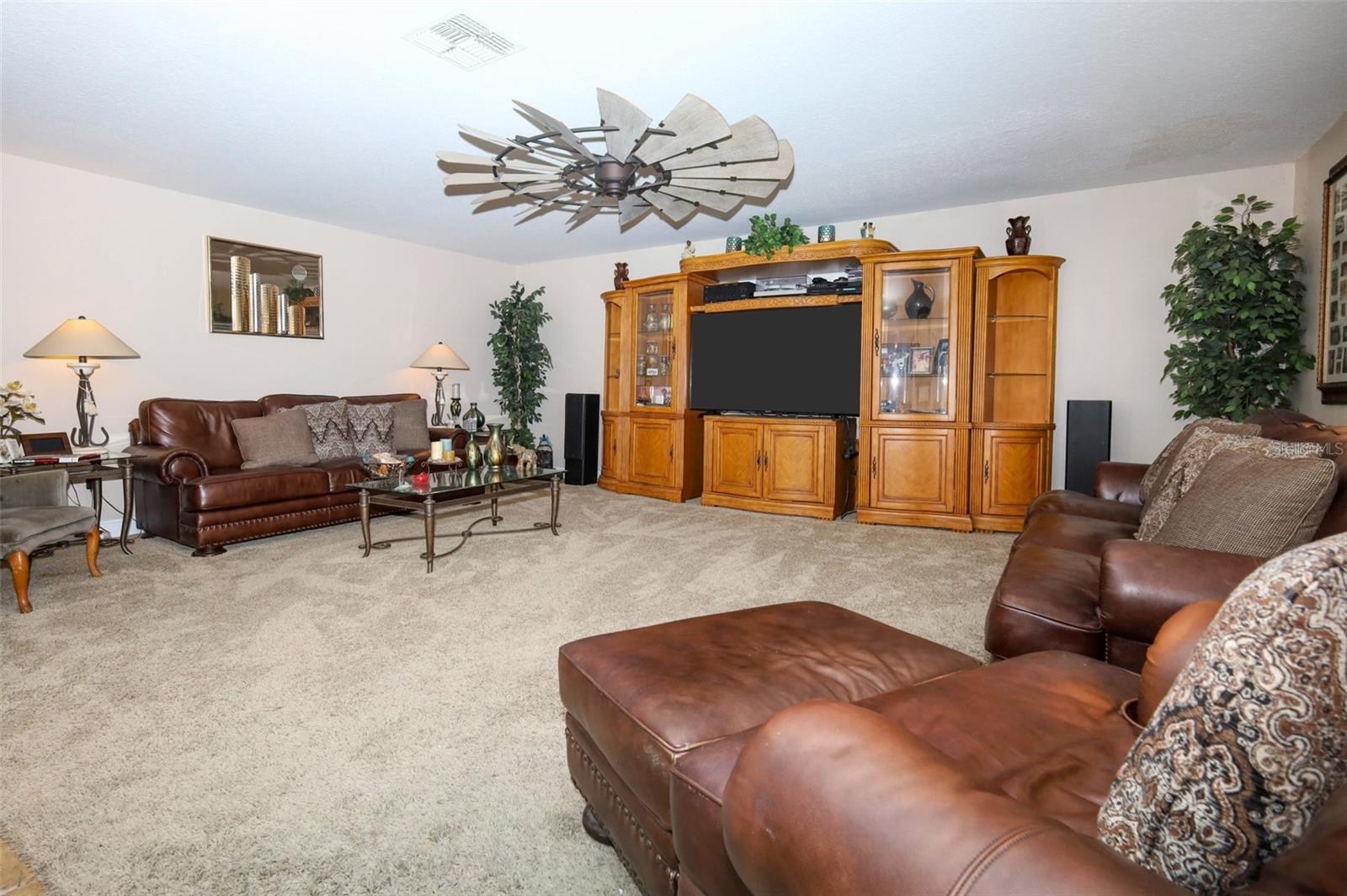 210 PINEFIELD DR — photo 11