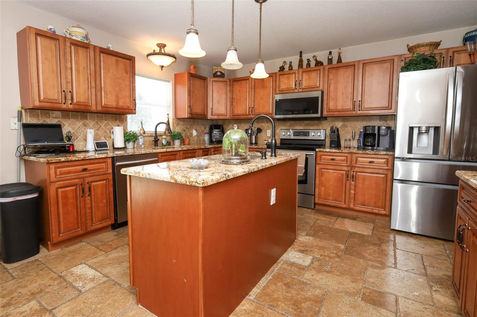 210 PINEFIELD DR — photo 9