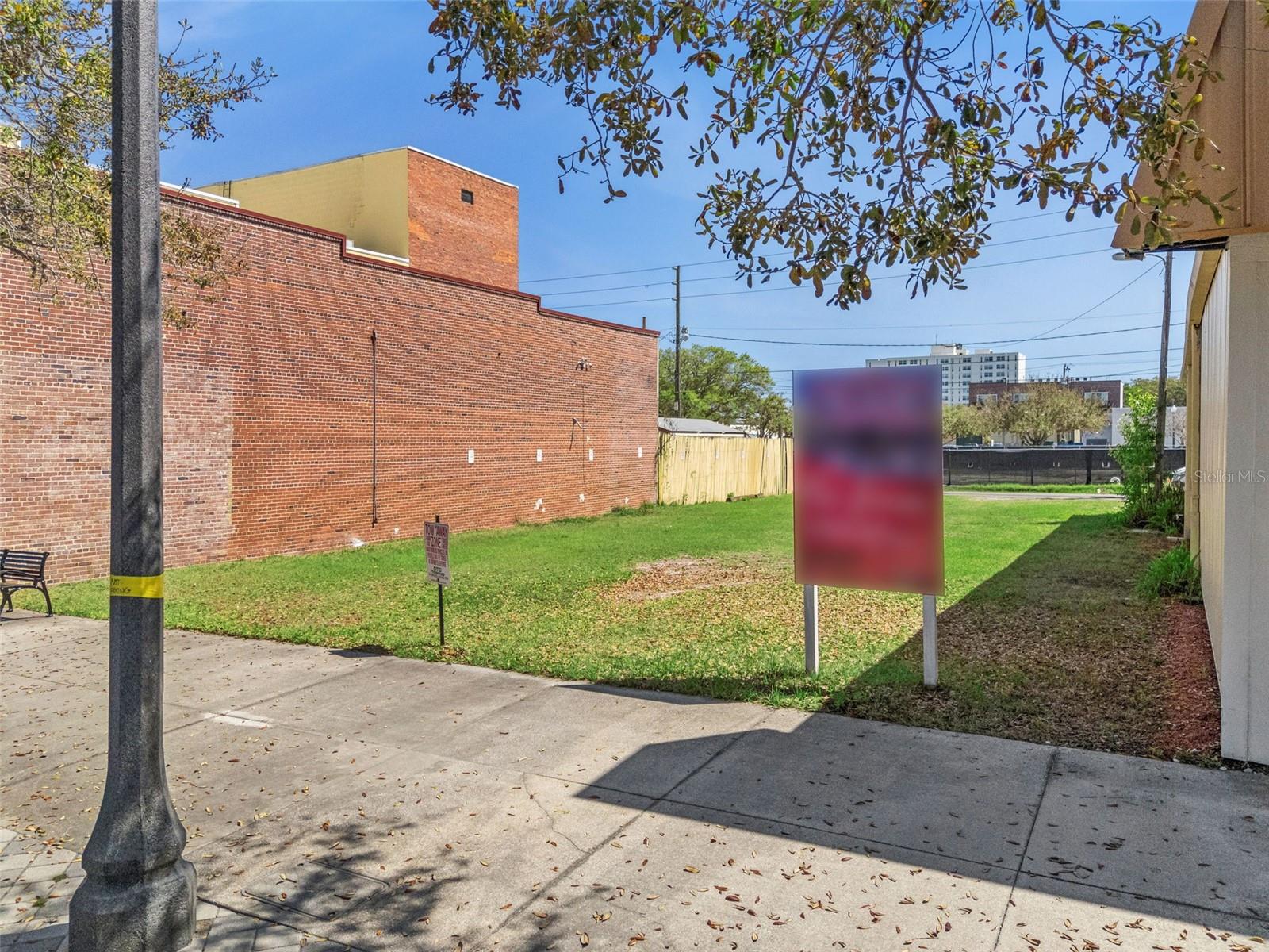 215 MAGNOLIA AVE — photo 3