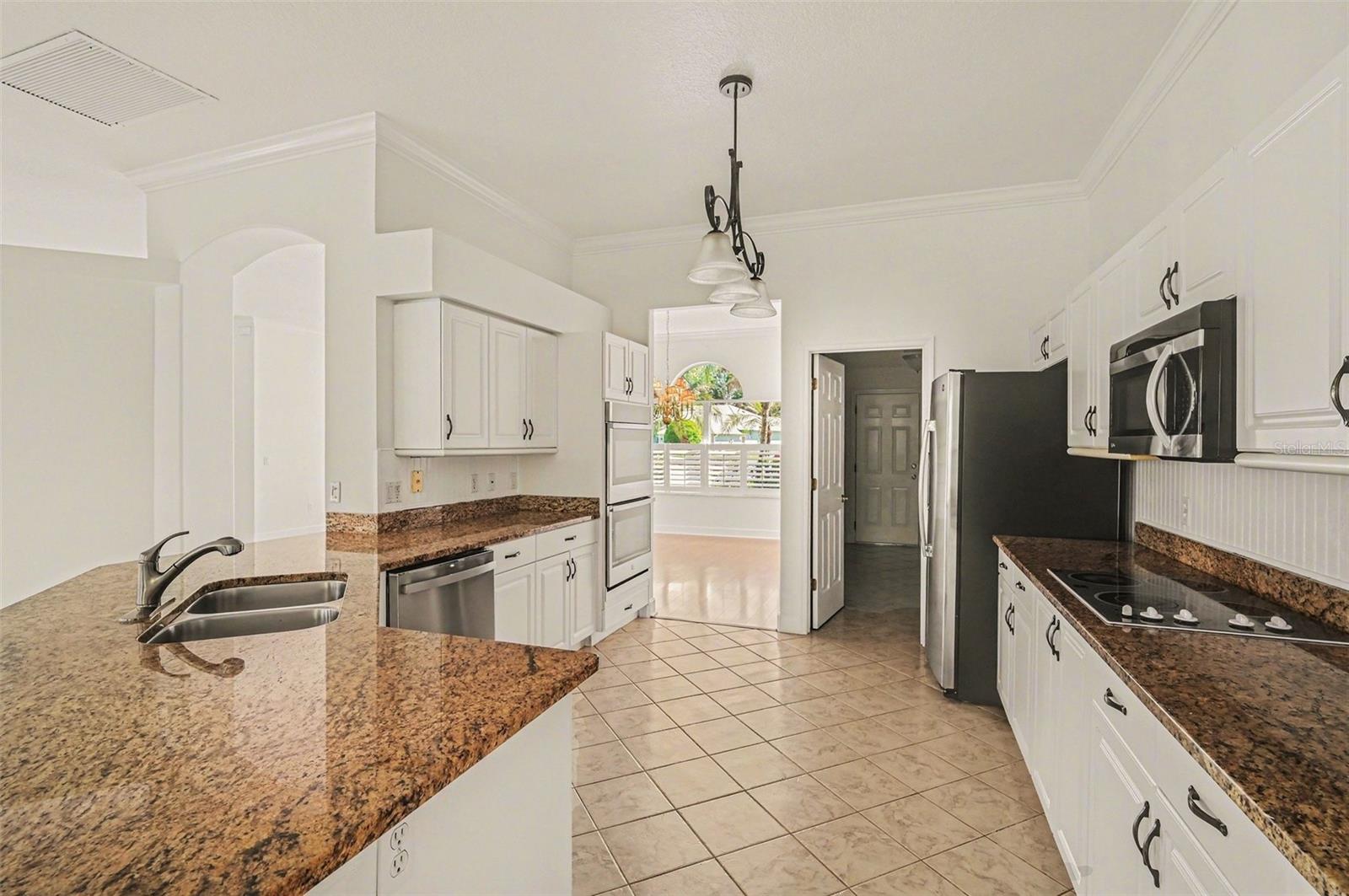 8 FOX CLIFF WAY — photo 3