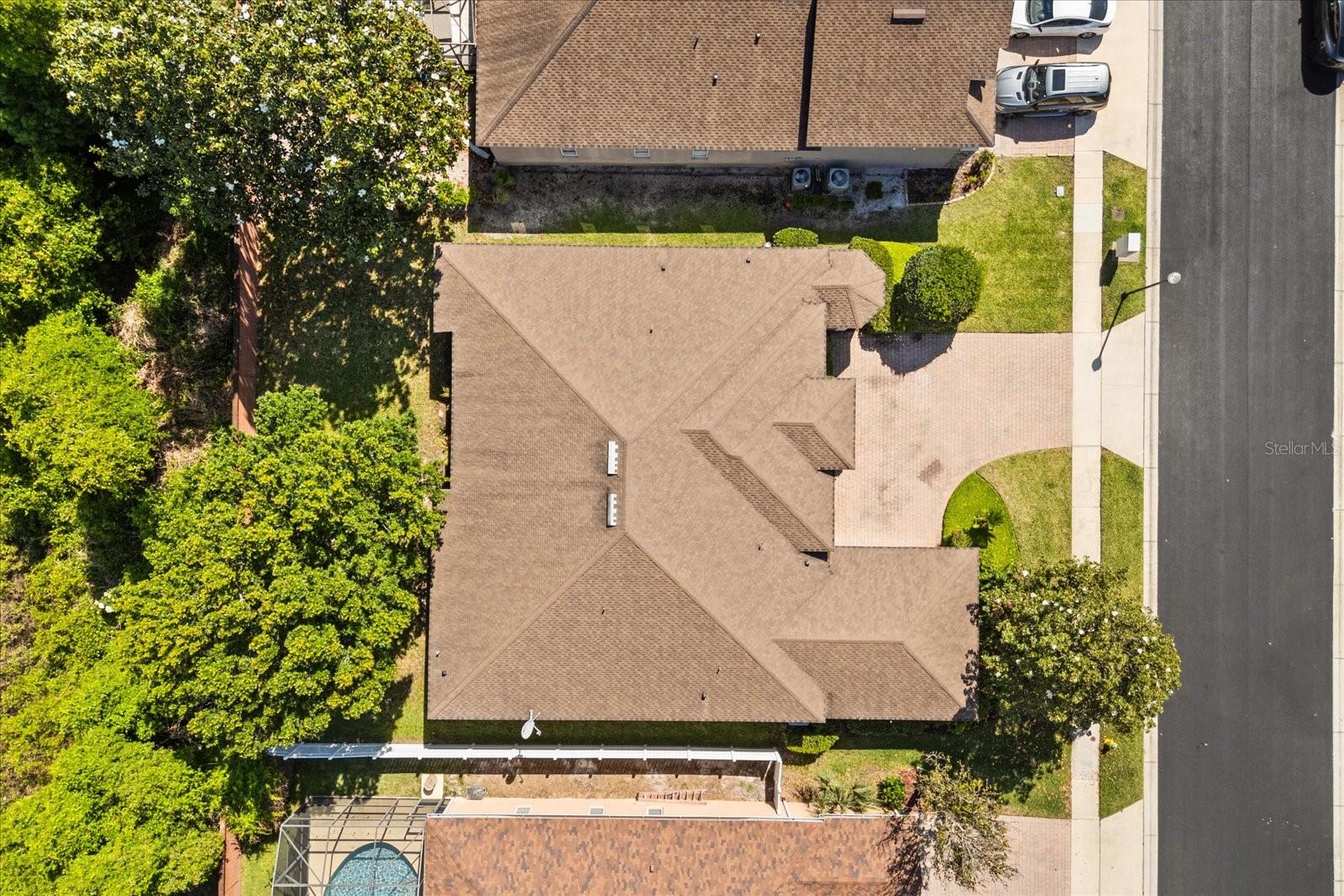 2210 NORTHUMBRIA DR — photo 8