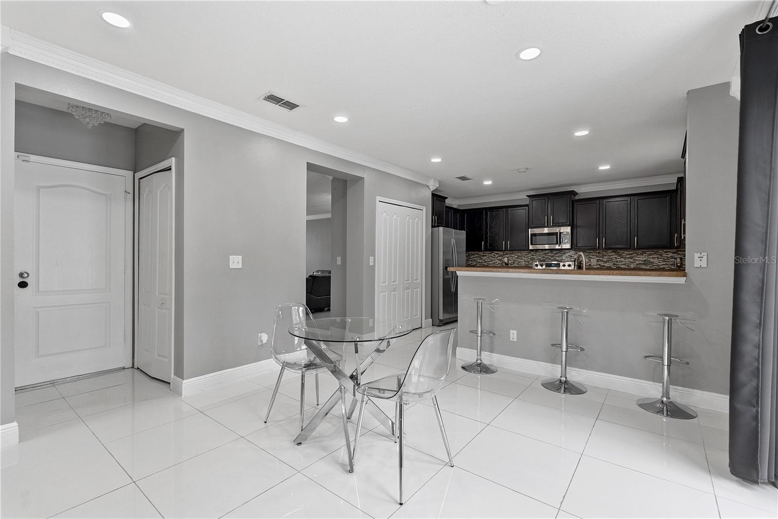 963 SPRINGS LANDING DR — photo 9