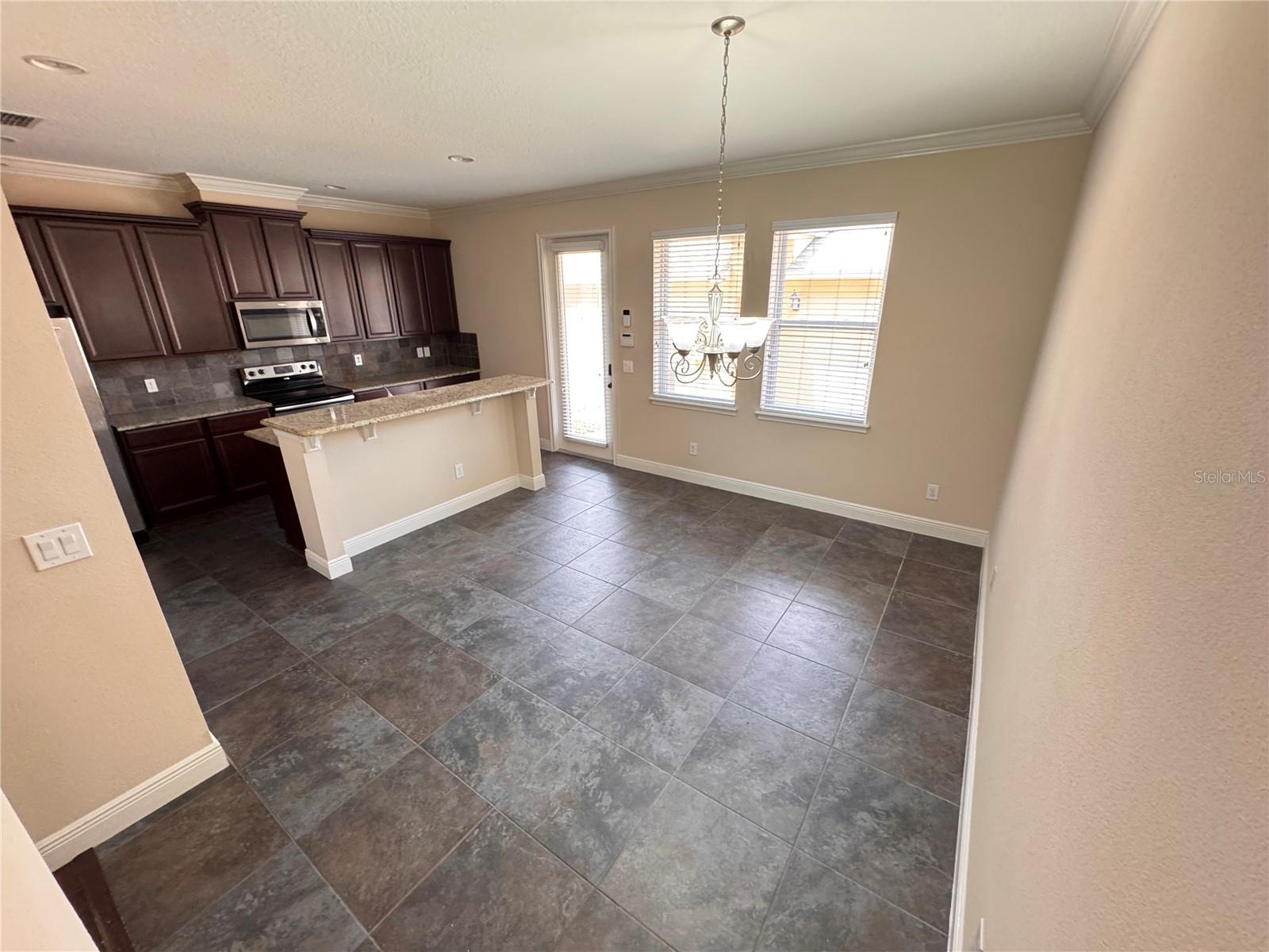 5335 FACTORS WALK DR — photo 8