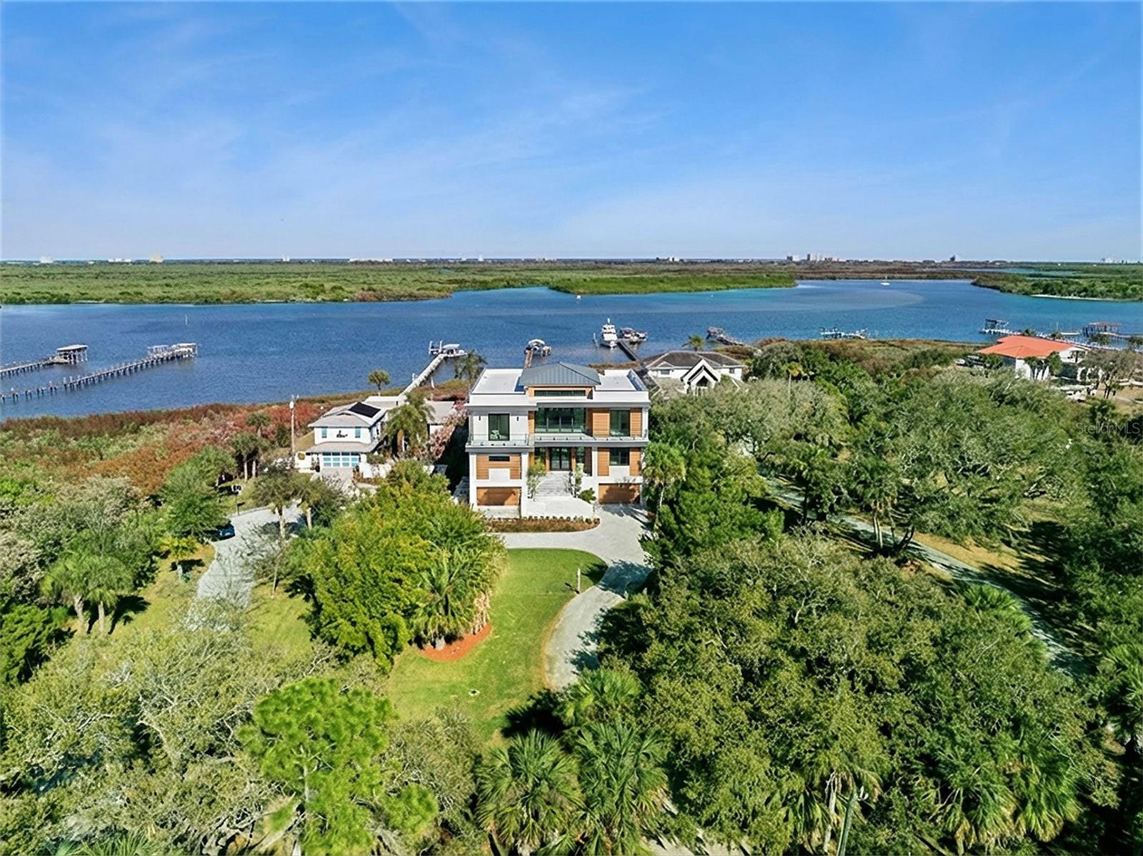 1703 S RIVERSIDE DR — photo 4