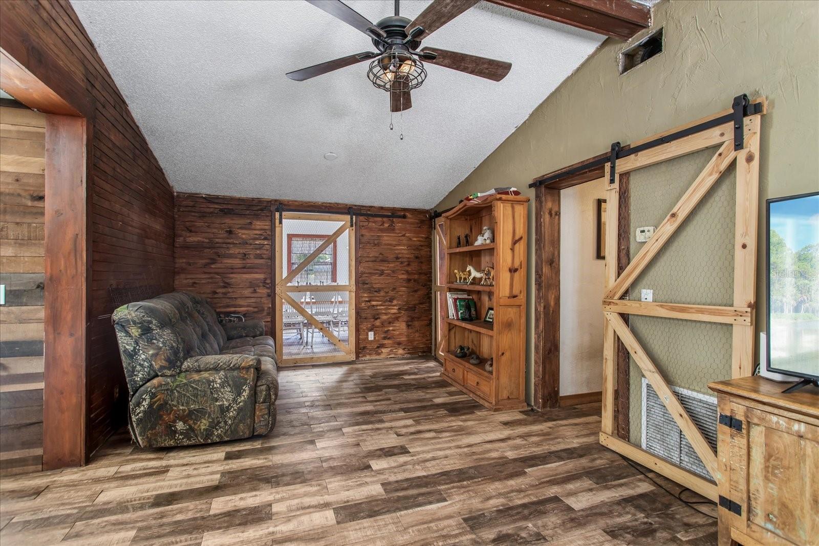 160 DEERPATH RD — photo 8