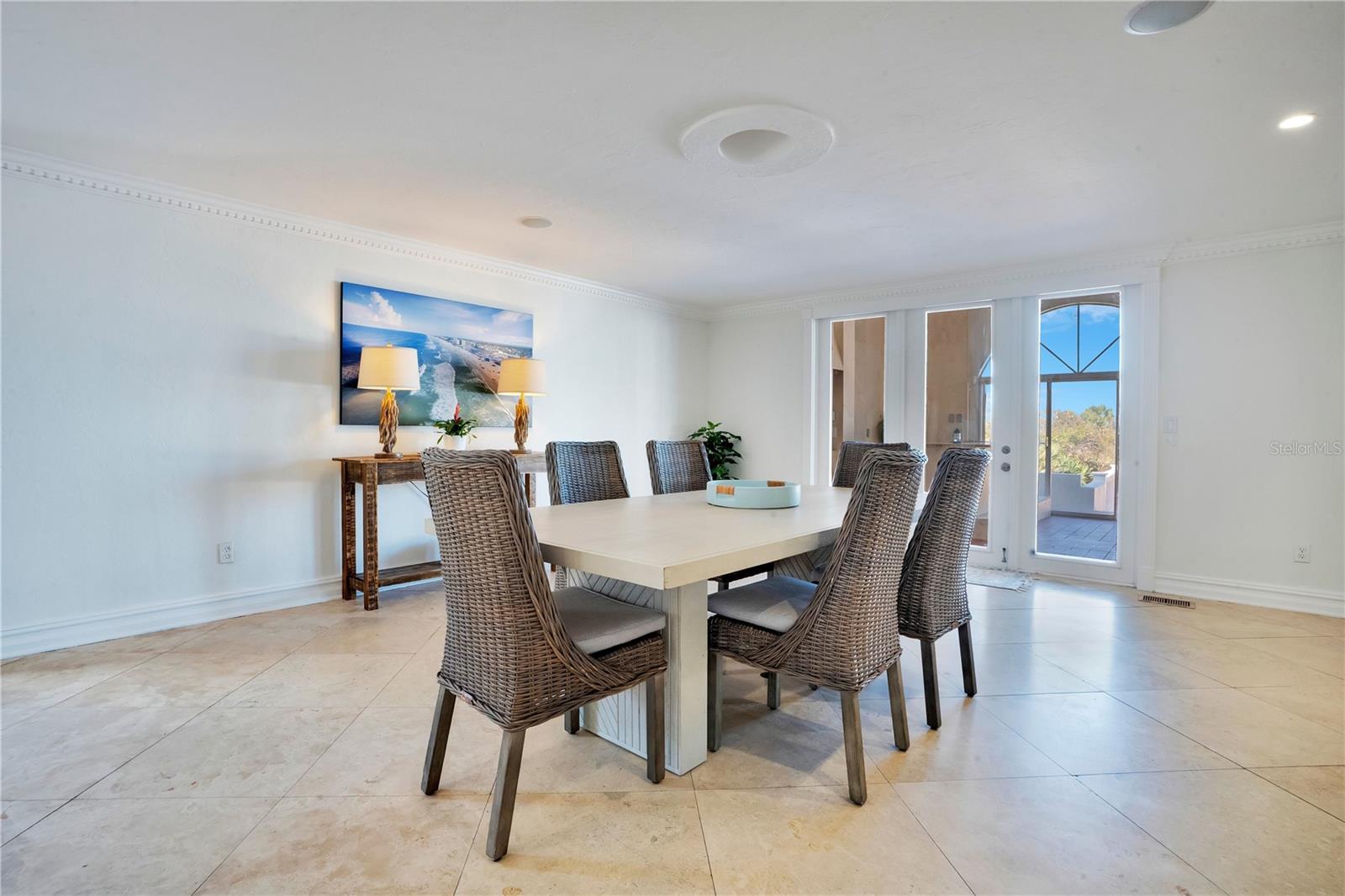 2117 OCEAN DR — photo 12