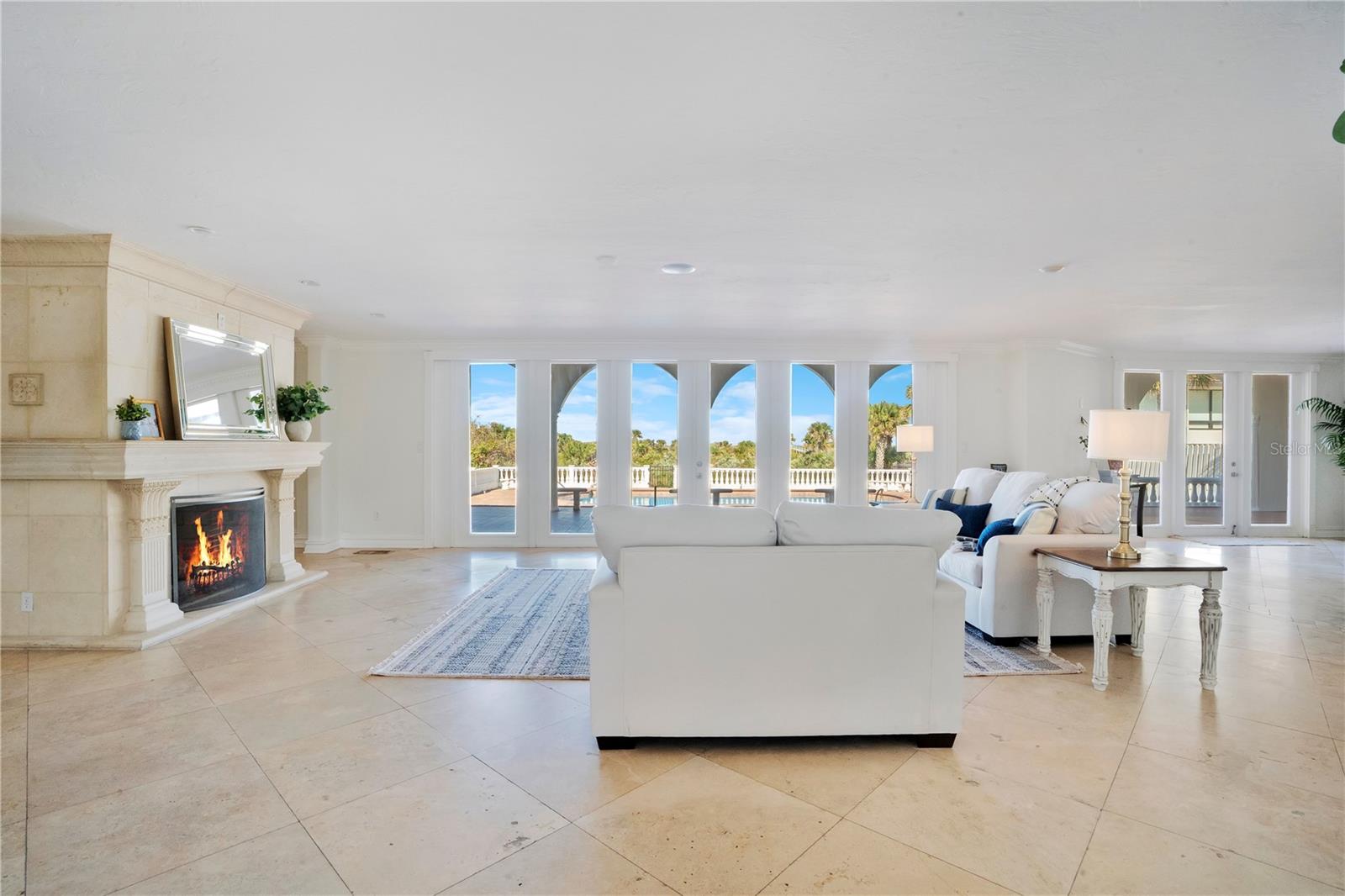 2117 OCEAN DR — photo 4