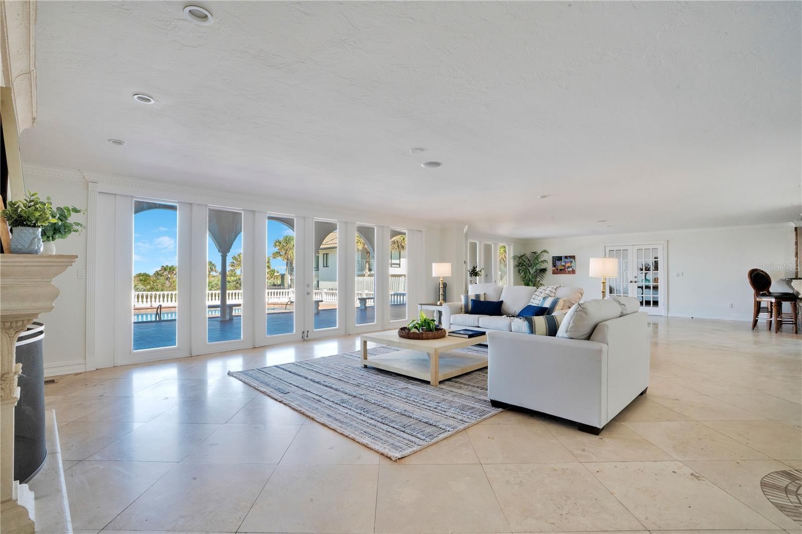 2117 OCEAN DR — photo 6