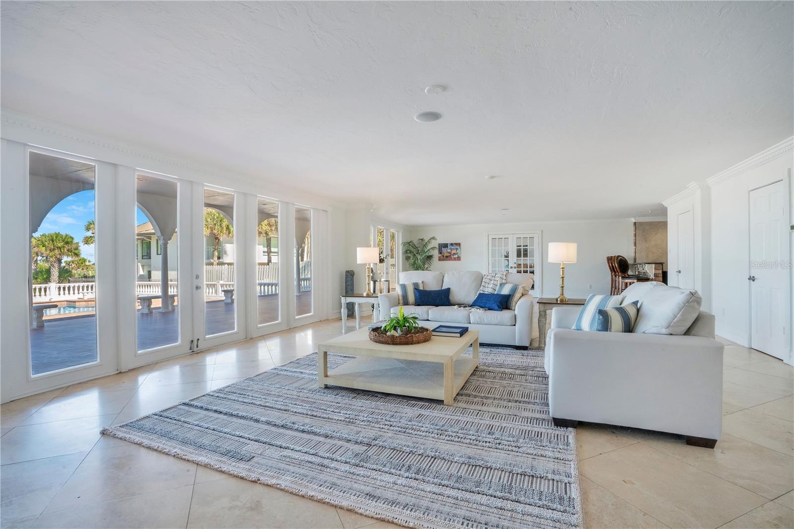 2117 OCEAN DR — photo 7